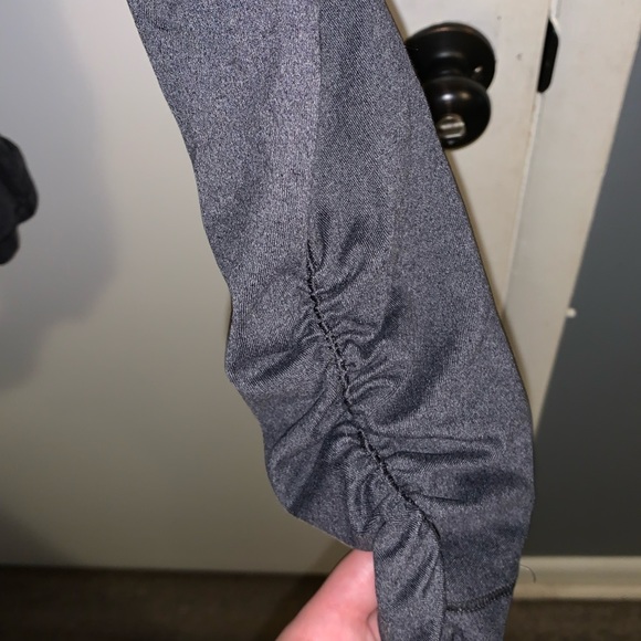 Slightly worn - Picture 3 of 3